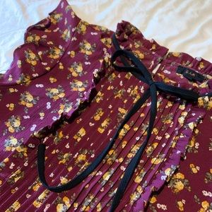 Cute marrón flower shirt